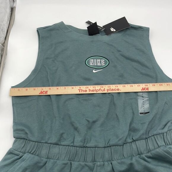 Nike woman’s romper   - Picture 15 of 16